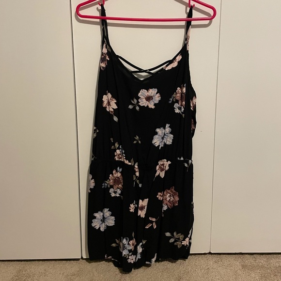 Garage Romper - Size L - Picture 1 of 1